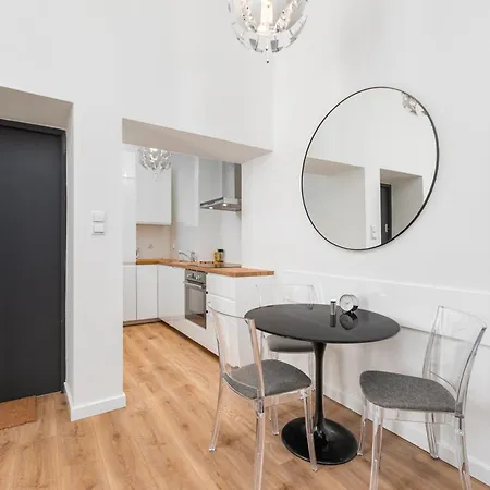 Apartment Nowy Swiat 28 By Homeprime Warschau